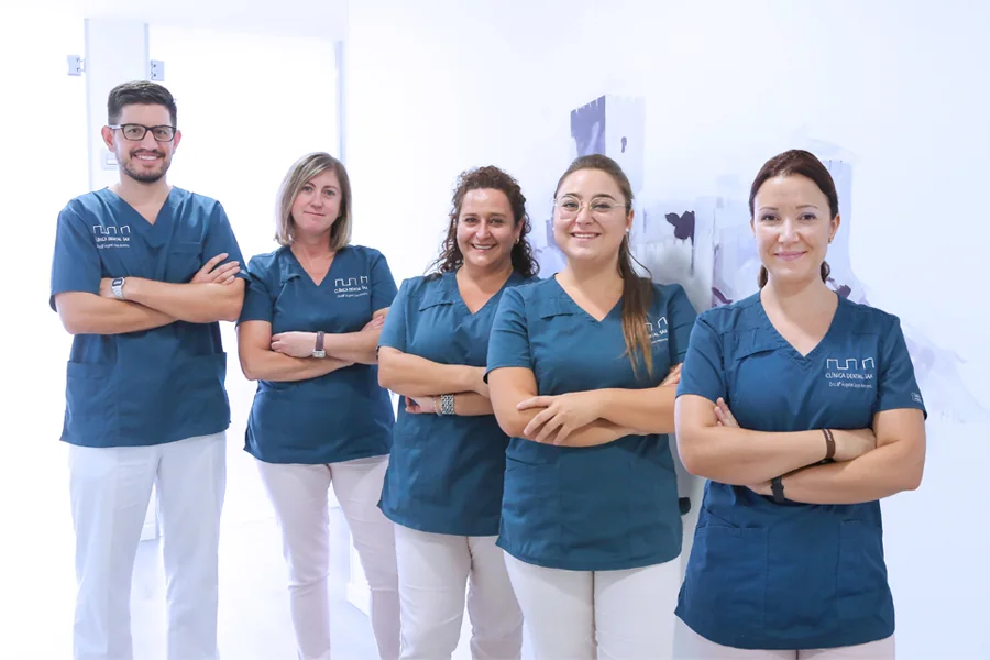 El equipo de Clínica Dental Sax en la consulta